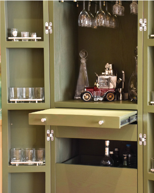 Neoclassical wooden standing bar